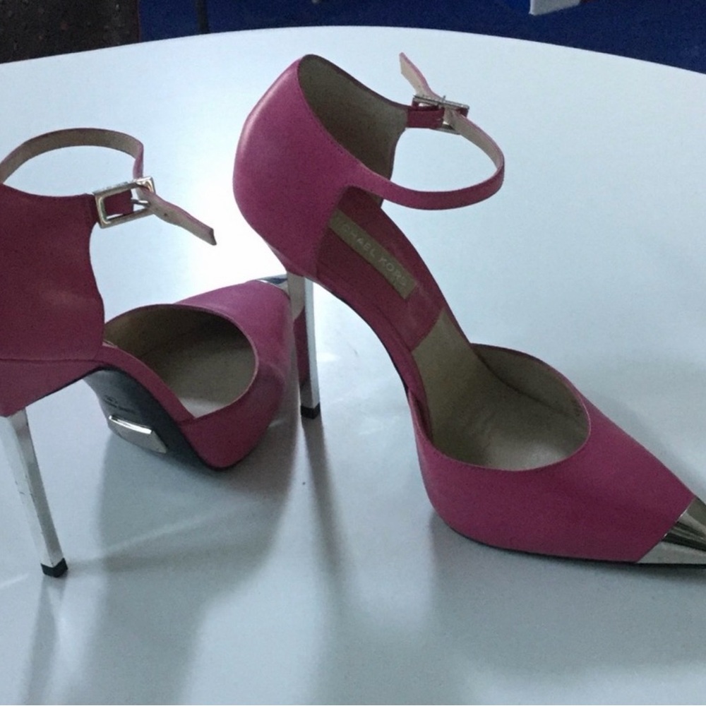 Michael Kors Collection - Picture 3 of 5